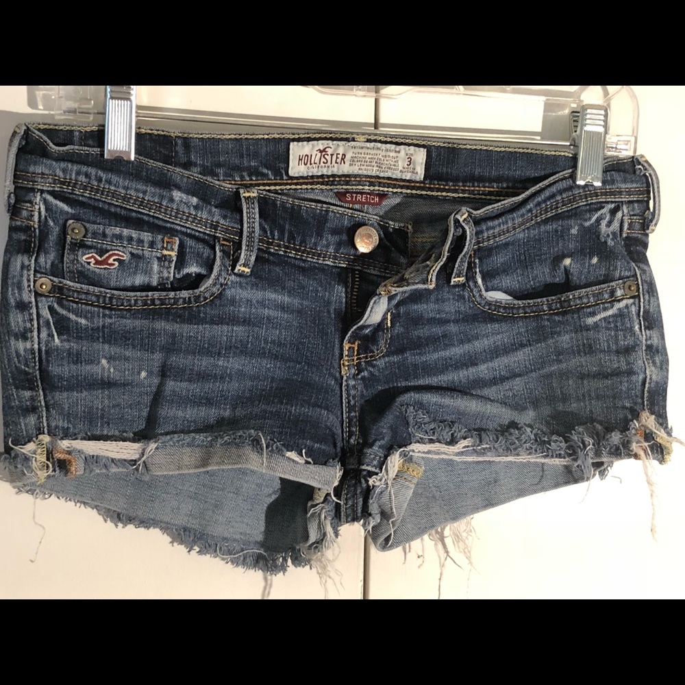 Hollister Distressed Cut Off Jean Shorts Size 3 - Picture 1 of 3